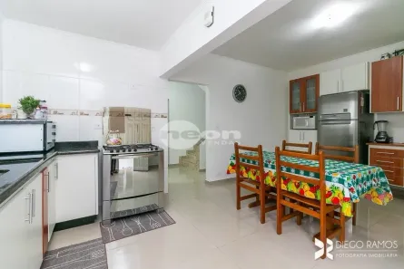 Sobrado com 3 Quartos à venda, 196m² no Vila Palmares, Santo André