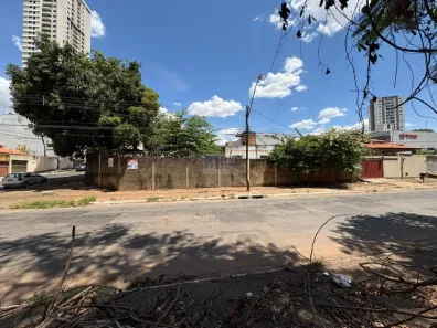 Casa com 5 Quartos à venda, 228m² no Parque Amazônia, Goiânia