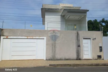 Sobrado com 3 Quartos à venda, 298m² no Recanto dos Pássaros, Barreiras