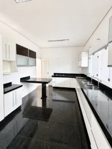 Sobrado com 4 Quartos à venda, 290m² no Loteamento Portal do Sol I, Goiânia
