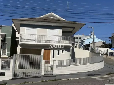 Sobrado com 3 Quartos à venda, 116m² no Forquilhas, São José
