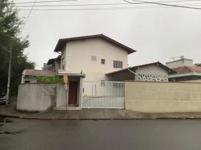 Sobrado com 4 Quartos à venda, 260m² no Bom Retiro, Joinville