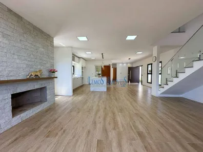 Sobrado com 5 Quartos à venda, 308m² no Vila Matilde, Campos do Jordão