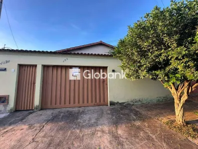 Casa com 3 Quartos para alugar, 80m² no Alice Maia, Montes Claros
