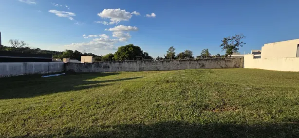 Lote/Terreno à venda, 660m² no Jardim Shangri-Lá, Bauru