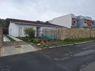 Casa com 3 Quartos à venda, 305m² no Boa Vista, Joinville