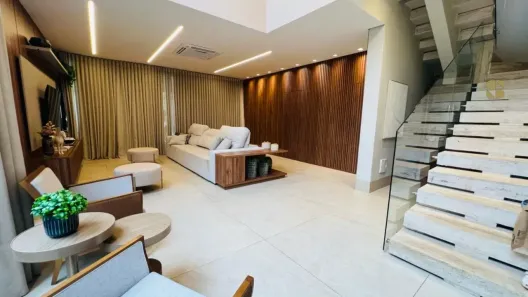 Sobrado com 4 Quartos à venda, 347m² no Jardim Itália, Cuiabá