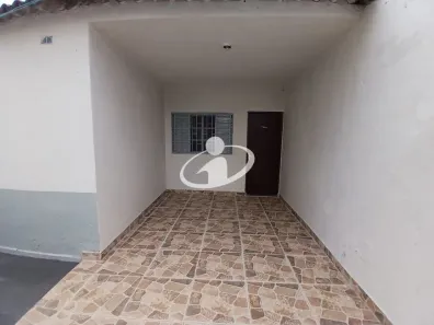Casa com 2 Quartos para alugar, 60m² no Santa Mônica, Uberlândia