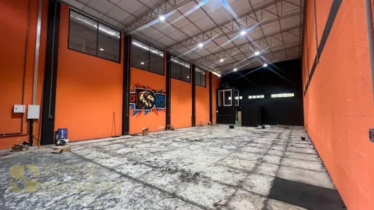 Galpão/Depósito/Armazém para venda ou aluguel, 240m² no Santa Cruz, Cuiabá