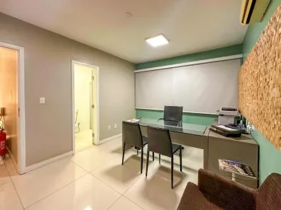 Sobrado com 4 Quartos à venda, 457m² no Ininga, Teresina