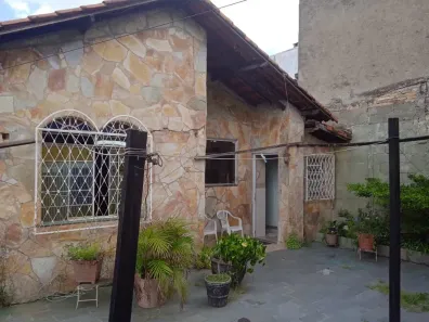 Casa com 3 Quartos à venda, 360m² no JK, Contagem
