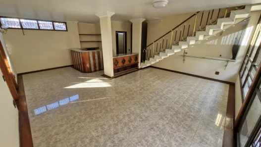 Casa com 4 Quartos para alugar, 388m² no Chácara Urbana, Jundiaí