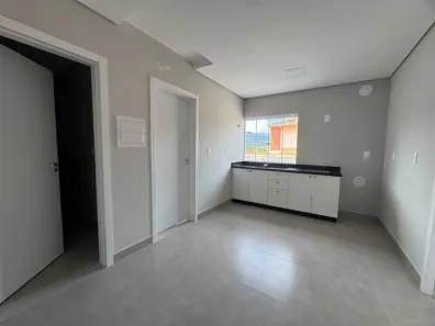 Apartamento com 2 Quartos para alugar, 56m² no Tifa Martins, Jaraguá do Sul