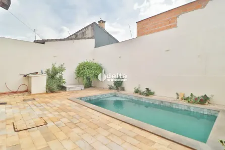 Casa com 3 Quartos para alugar, 176m² no Jardim Patrícia, Uberlândia