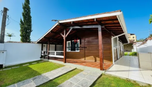 Casa com 2 Quartos à venda, 108m² no Toninhas, Ubatuba