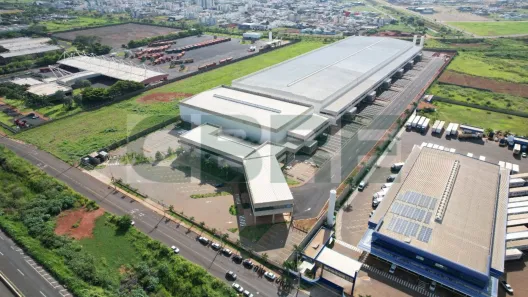 Galpão/Depósito/Armazém para alugar, 6000m² no Segismundo Pereira, Uberlândia