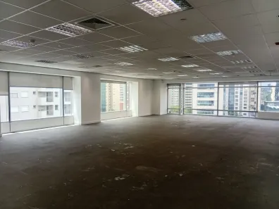 Ponto Comercial para alugar, 590m² no Vila Olímpia, São Paulo