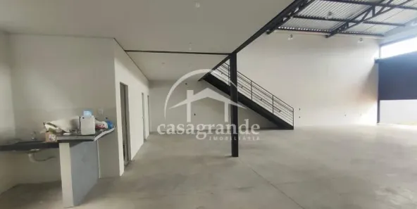 Galpão/Depósito/Armazém para alugar, 330m² no Marta Helena, Uberlândia