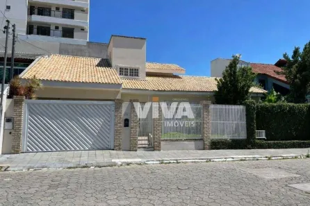 Casa com 6 Quartos para venda ou aluguel, 350m² no Dom Bosco, Itajaí