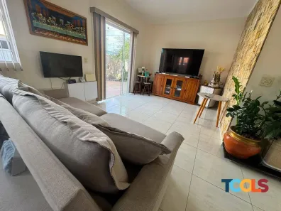 Sobrado com 3 Quartos para venda ou aluguel, 126m² no Praia das Palmeiras, Caraguatatuba