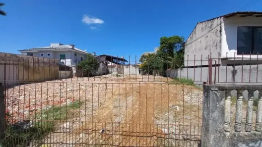 Lote/Terreno à venda, 600m² no Iririú, Joinville