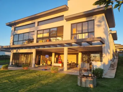 Casa de Condomínio com 5 Quartos à venda, 375m² no Colinas de Inhandjara, Itupeva