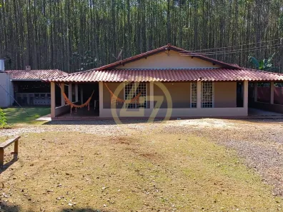 Fazenda/Sítio com 4 Quartos à venda, 270m² no Tupy, Itapetininga