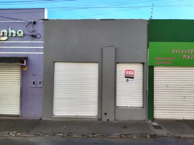 Ponto Comercial para alugar, 50m² no Centro, Montes Claros