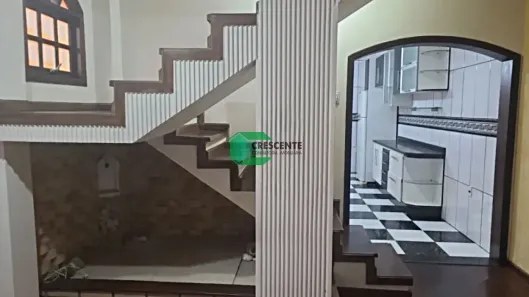 Sobrado com 3 Quartos para alugar, 192m² no Vila Alzira, Santo André