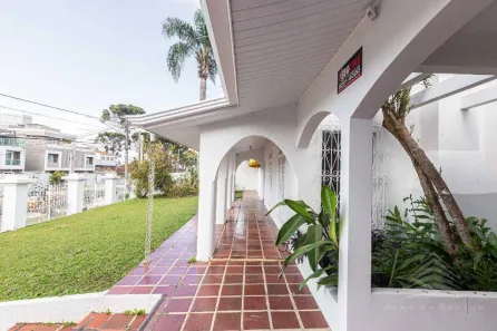 Casa com 3 Quartos à venda, 320m² no Cajuru, Curitiba