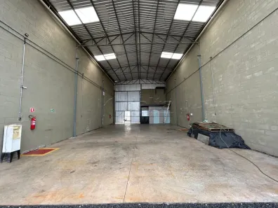 Ponto Comercial para alugar, 180m² no Nossa Senhora das Graças, Uberlândia