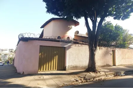 Casa com 6 Quartos à venda, 278m² no Inconfidentes, Contagem