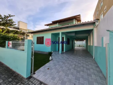Sobrado com 3 Quartos para alugar, 200m² no Bombas, Bombinhas