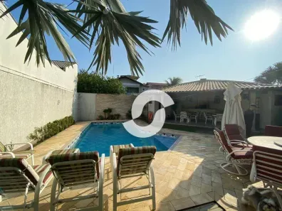 Casa com 4 Quartos à venda, 361m² no Camboinhas, Niterói