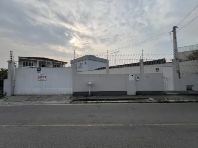 Casa com 15 Quartos para alugar, 348m² no Centro, Palhoça