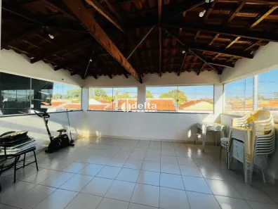 Casa com 5 Quartos à venda, 180m² no São Jorge, Uberlândia