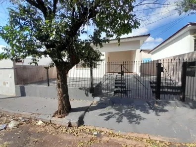 Casa com 2 Quartos à venda, 128m² no Vila Santana, Araraquara
