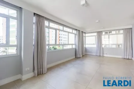 Apartamento com 3 Quartos à venda, 210m² no Santa Cecília, São Paulo