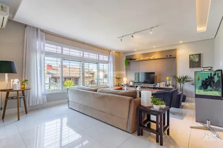 Casa com 3 Quartos à venda, 360m² no Três Figueiras, Porto Alegre