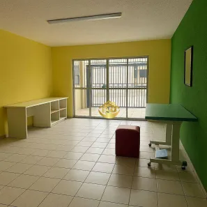 Sobrado com 5 Quartos à venda, 200m² no Sítio Cercado, Curitiba