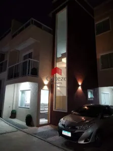 Sobrado com 3 Quartos à venda, 112m² no Uberaba, Curitiba