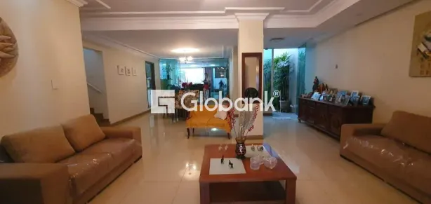 Imóvel Comercial com 4 Quartos à venda, 240m² no Jardim São Luiz, Montes Claros