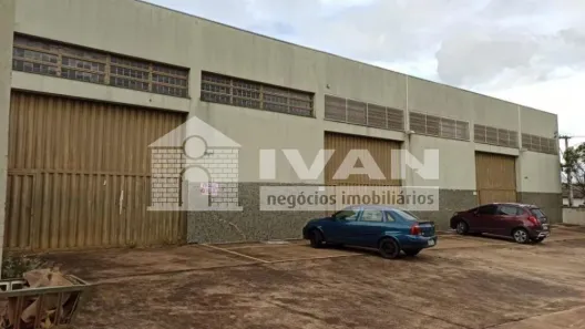 Galpão/Depósito/Armazém para alugar, 279m² no Tabajaras, Uberlândia