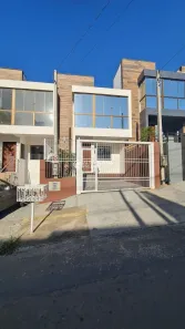 Sobrado com 2 Quartos à venda, 77m² no Oriço, Gravataí