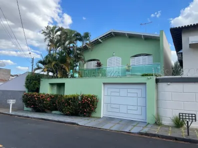 Casa com 4 Quartos à venda, 290m² no Vila Olímpica, Uberaba