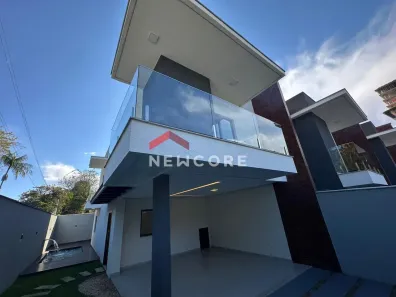 Sobrado com 3 Quartos à venda, 205m² no América, Joinville