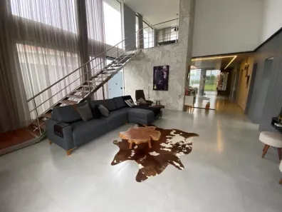 Casa com 3 Quartos para alugar, 300m² no Parque Rodoviário, Campos dos Goytacazes