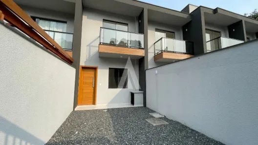 Sobrado com 2 Quartos à venda, 67m² no Anita Garibaldi, Joinville