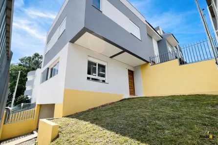 Sobrado com 3 Quartos à venda, 136m² no Santa Lúcia, Caxias do Sul