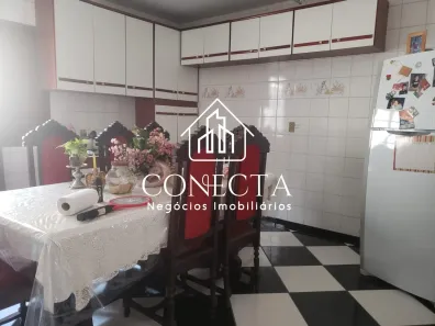 Casa com 4 Quartos para alugar, 300m² no Martins, Uberlândia